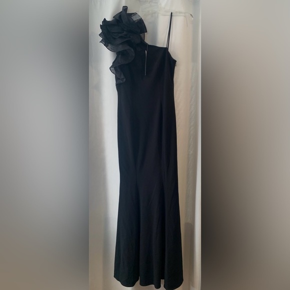 NWT Aidan Mattox Black Asymmetrical Ruffled Gown, One Shoulder Neckline; Size 6 - Picture 1 of 16
